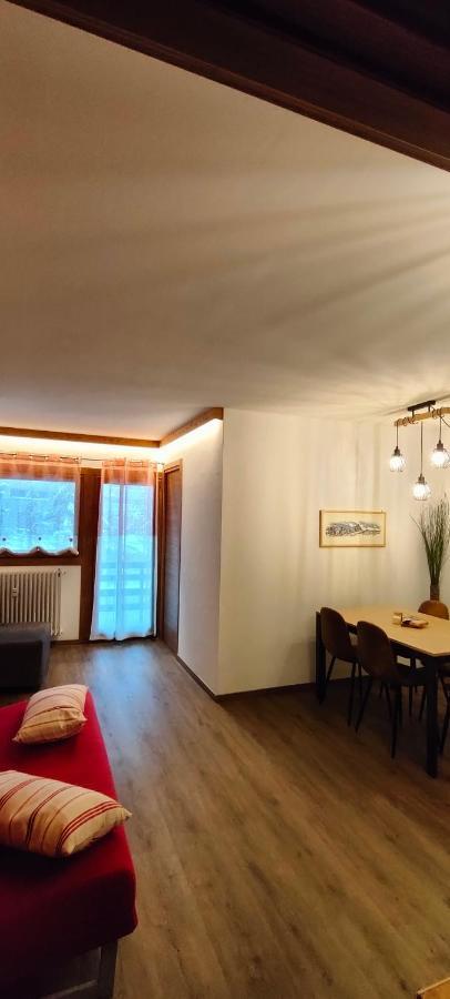 Complesso I Dadi - Condominio Cielo Alto เบรยล์-แชร์วิเนีย ภายนอก รูปภาพ